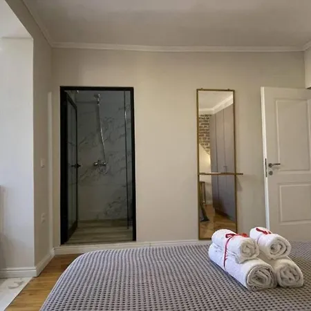 Apartment M. Shyri Str.1