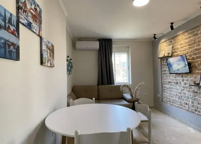 M. Shyri Str.1 *