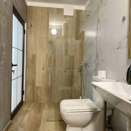 Apartman M. Shyri Str.1 *