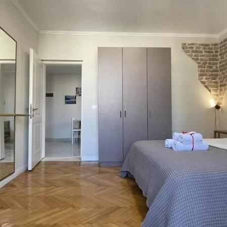 M. Shyri Str.1 Apartman *