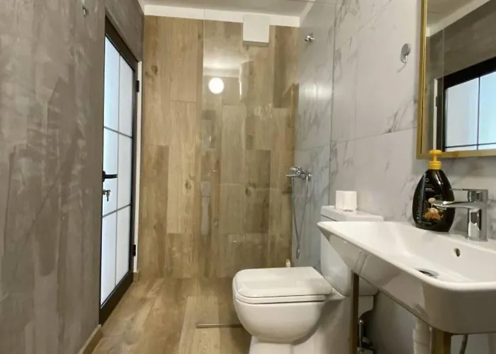 公寓 M. Shyri Str.1 *